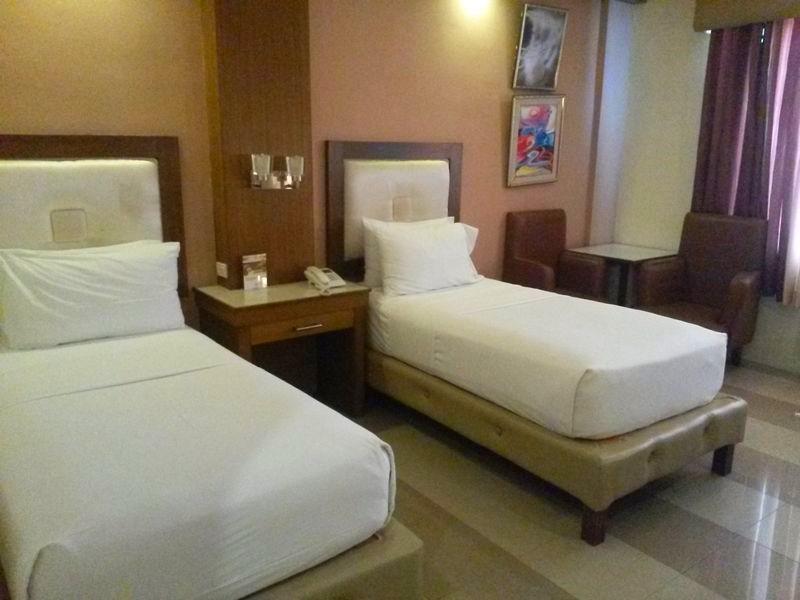 Veronica Hotel Roxas City Exterior photo